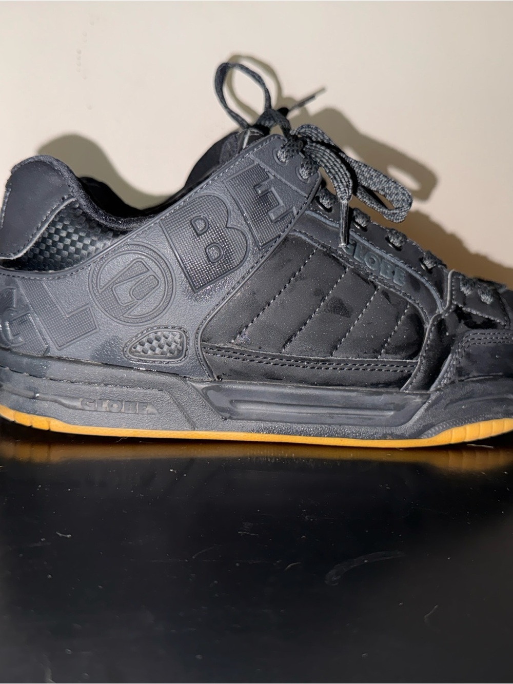 Globe Shoes Tilt Dark Shadow/Phanton Size 9.5 Men’s